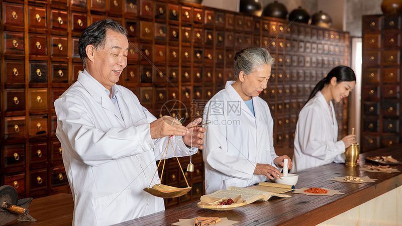 艾灸与针灸：传统养生疗法的优缺点对比解析